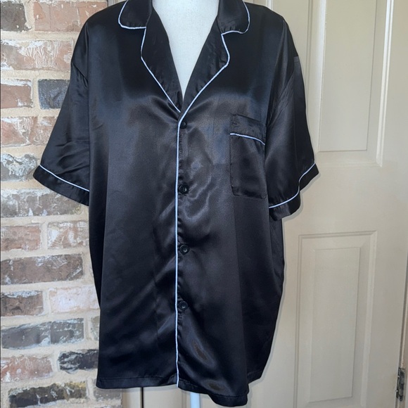 Victoria Silk Other - Black Silk Button-Up Pajama Top White Piping Short Sleeve Sophisticated Sz L